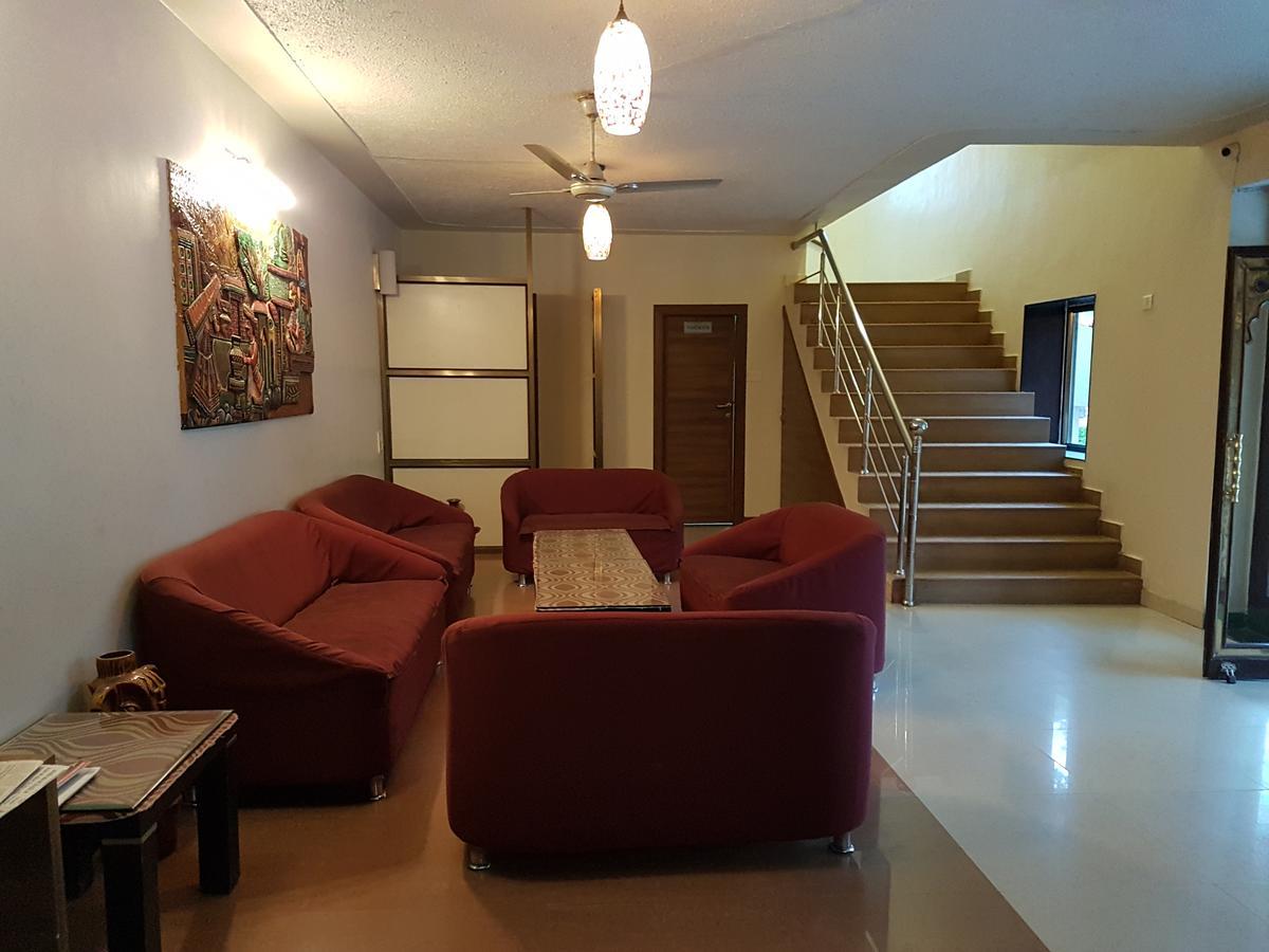 Hotel Savera Palace 아부 산 외부 사진